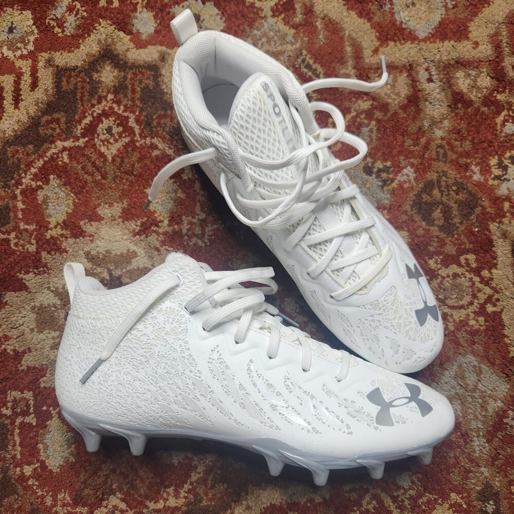 Under Armour UA spotlight football cleats NWOT Size 10.5